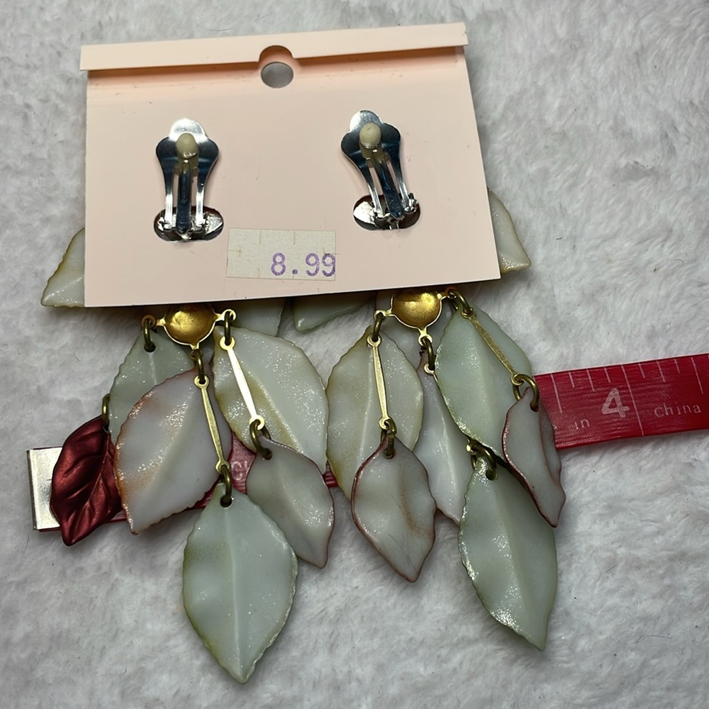 KMQ Kiss Me Quick Colorful Leaf and Flower Earrings - Picture 4 of 4